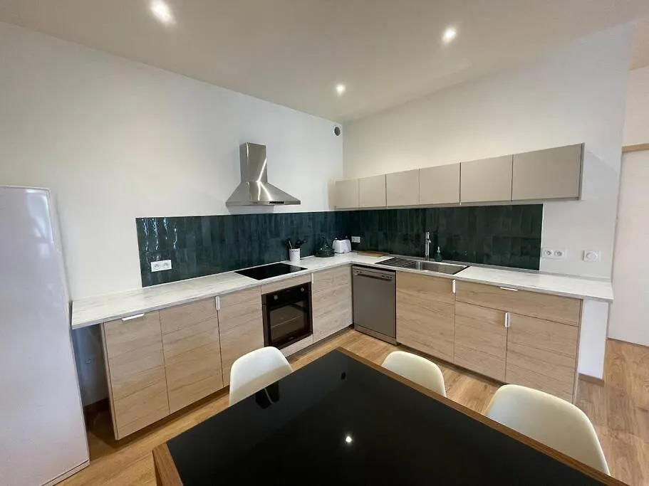 Appartement Moderne Place Du Marche Aix-les-Bains Apartment