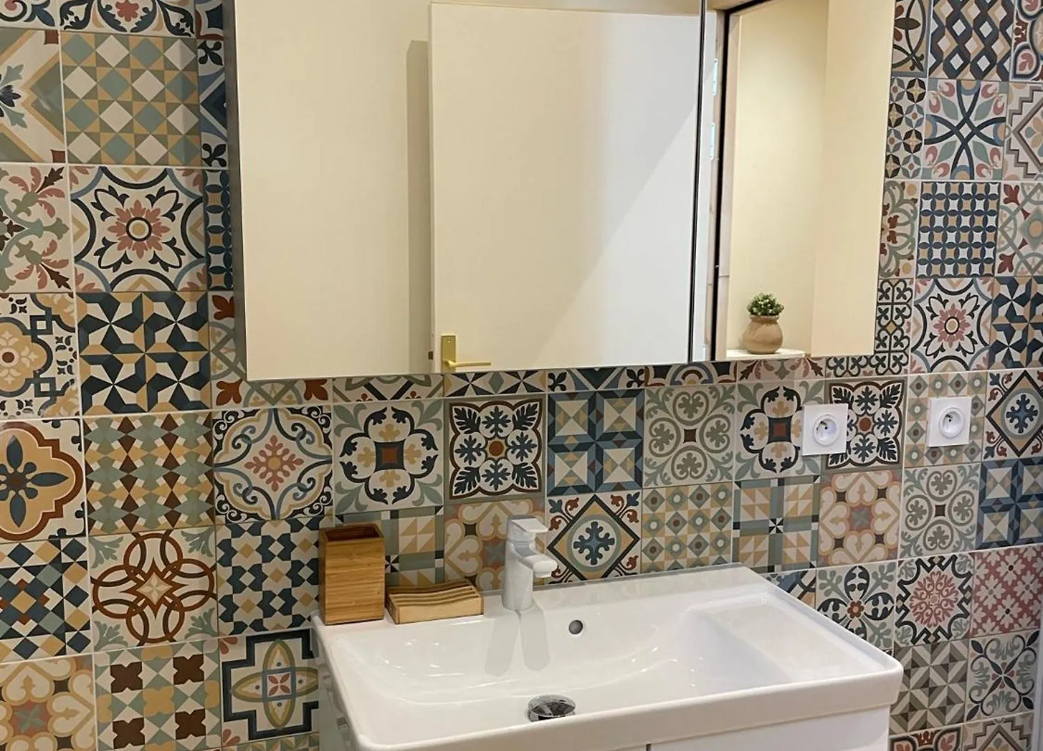 Appartement Moderne Place Du Marche Aix-les-Bains 0*,  France
