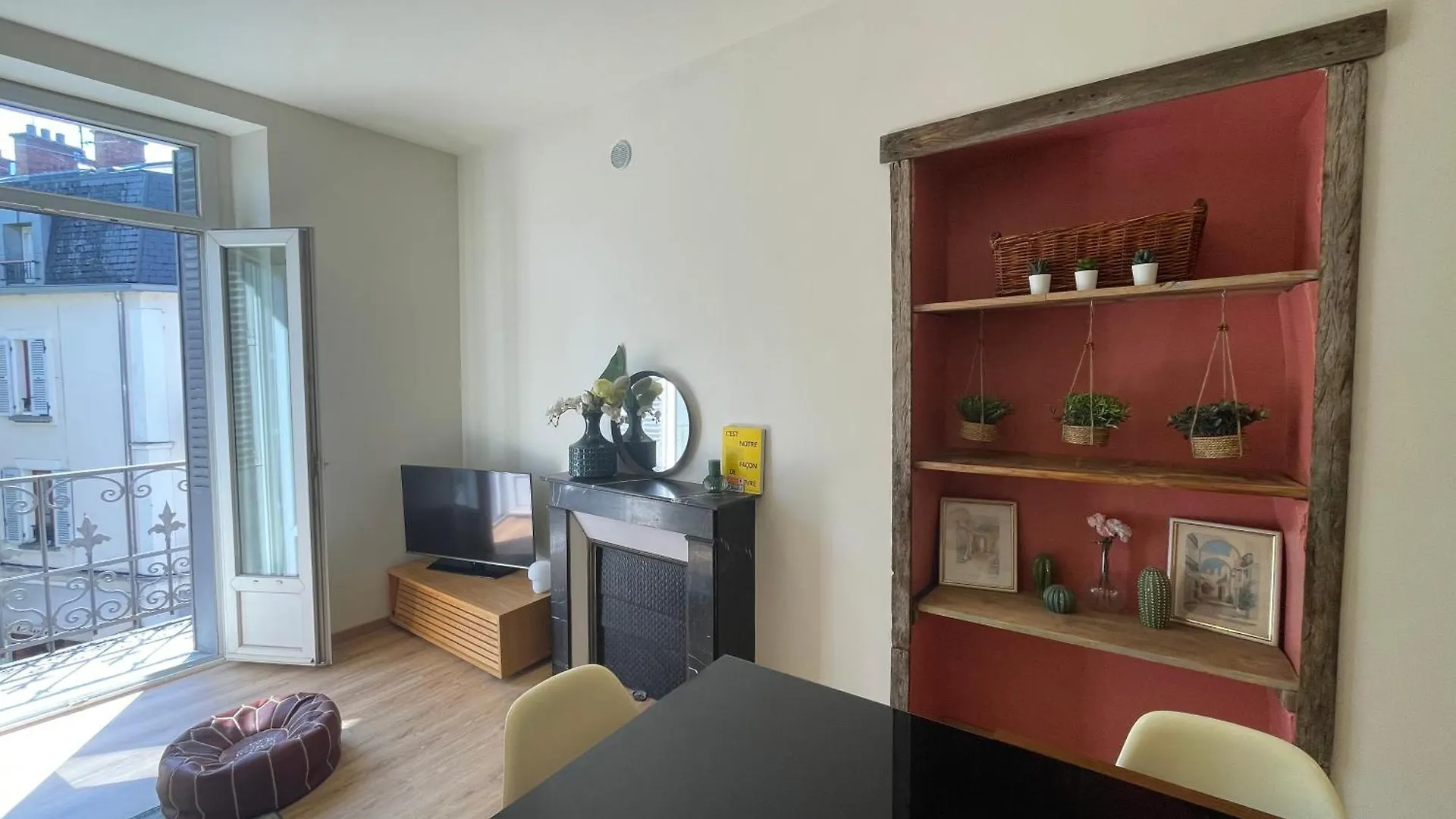 Apartment Appartement Moderne Place Du Marche Aix-les-Bains France